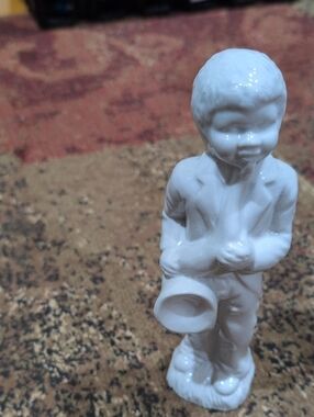 White Figurine Playing Saxophone - Glossy White Finish